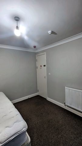 Room 6 photo 8